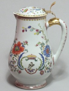 Decorative water jug ​​pompadour.ca 1745